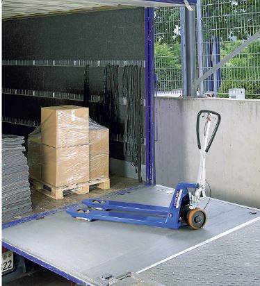 EUROKRAFTpro – Pallet truck nylon fork rollers tandem, with transport and parking brake