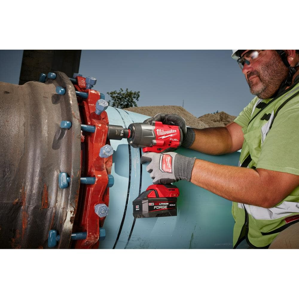 DRL-MILWAUKEE-USA M18 FUEL™ 1/2" High Torque Impact Wrench w/ Friction Ring (Bare tool)