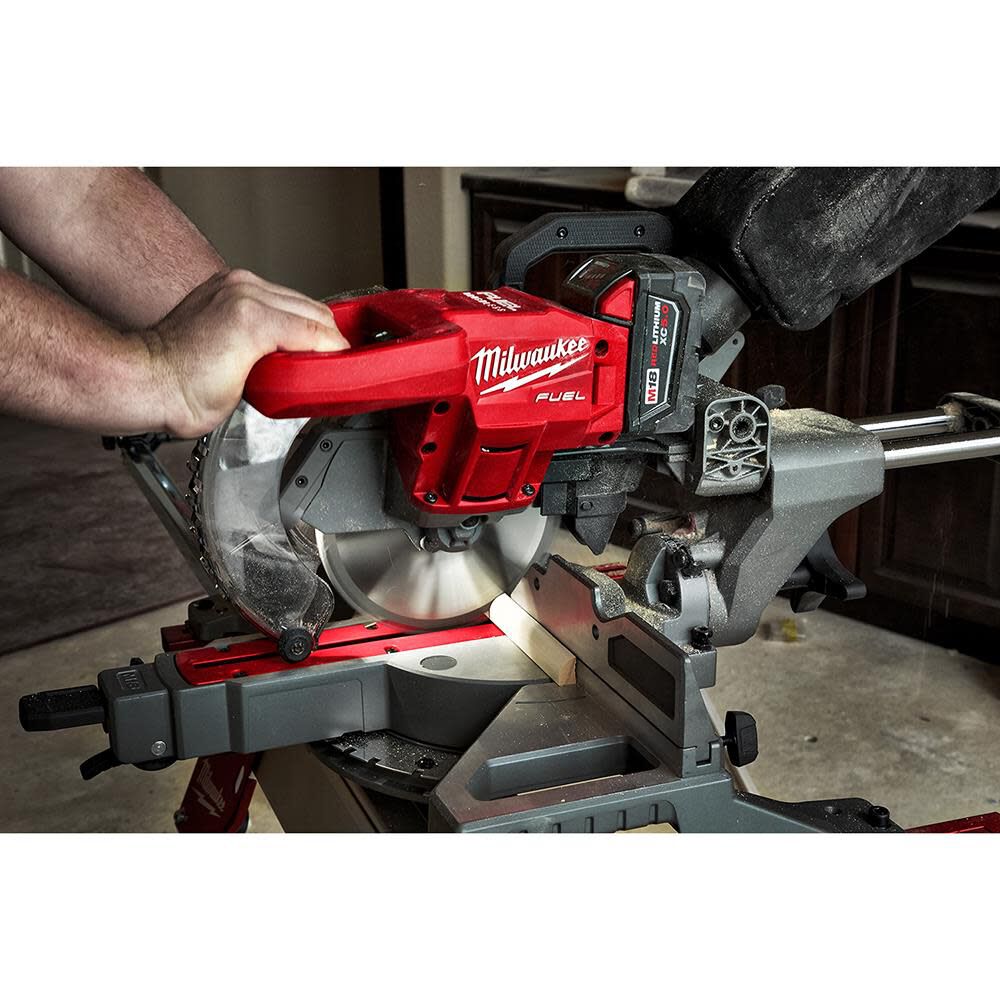 SAW-MILWAUKEE-USA M18 FUEL™ 7-1/4” Dual Bevel Sliding Compound Miter Saw (Bare tool)