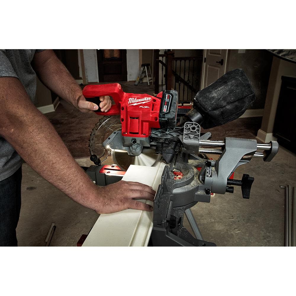 SAW-MILWAUKEE-USA M18 FUEL™ 7-1/4” Dual Bevel Sliding Compound Miter Saw (Bare tool)