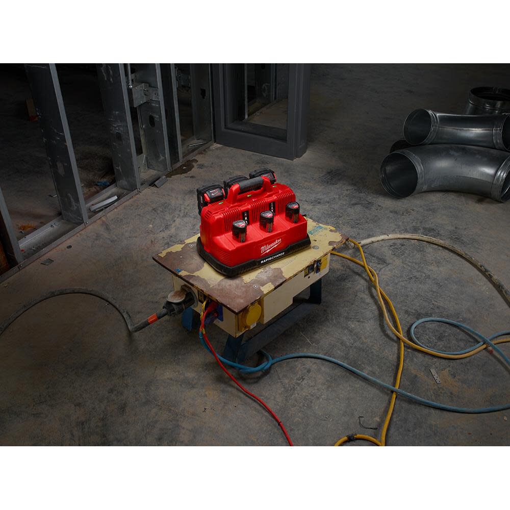 OTE-MILWAUKEE-USA M18™/M12™ Rapid Charge Station